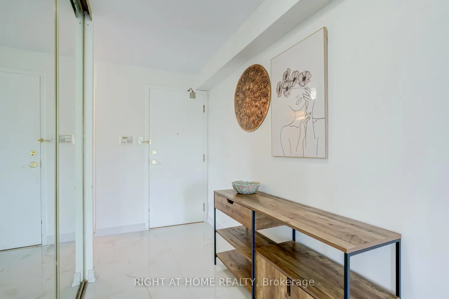 1101 Steeles Avenue 411 photo 3