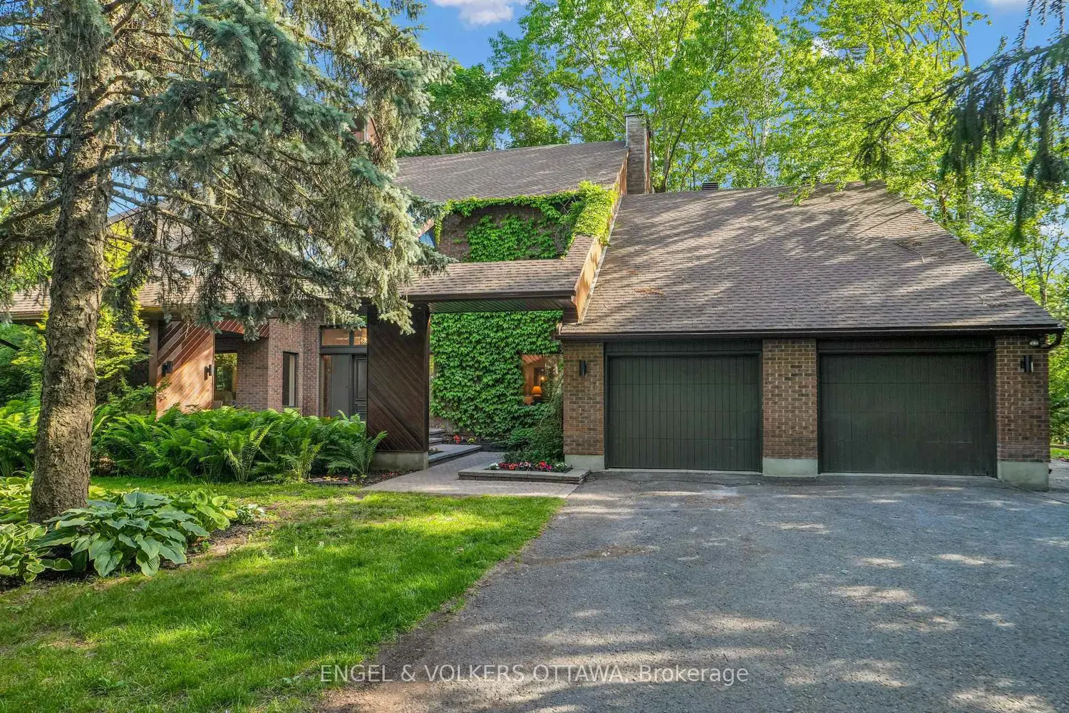 7 Mid Pines Grove