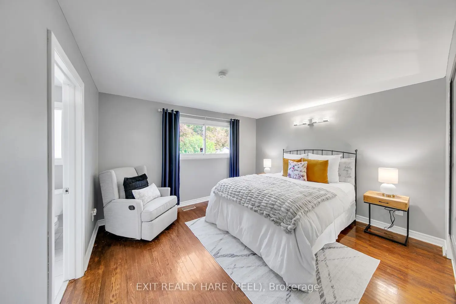 84 Addington Crescent photo 2
