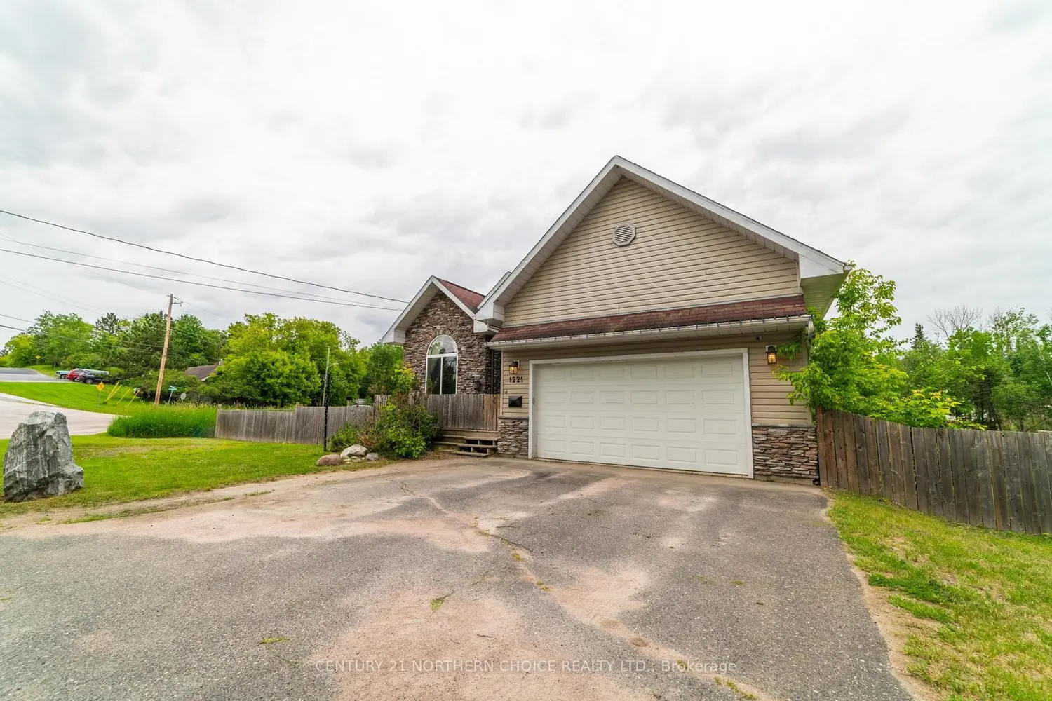 1221 River Drive photo 3
