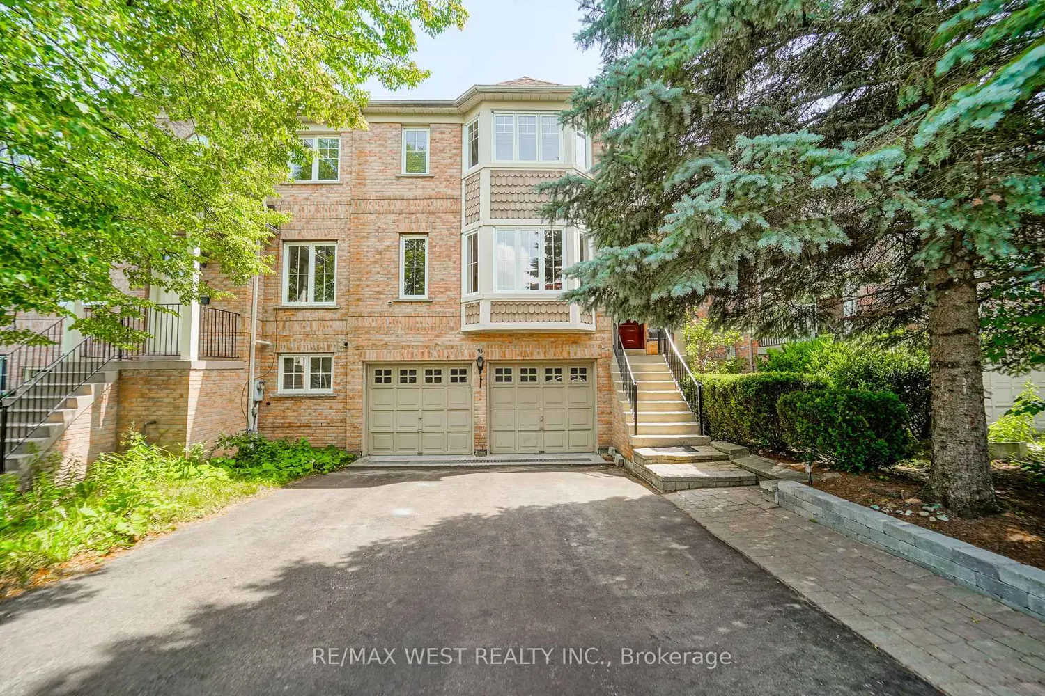 95 James Scott Road photo 2
