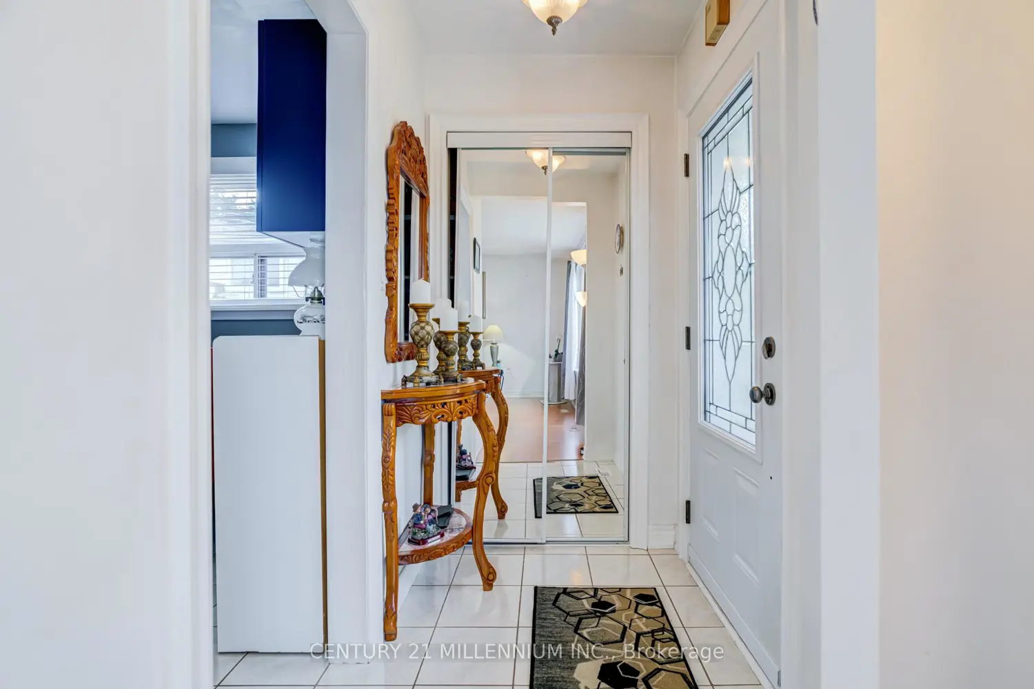 150 Folkstone Crescent photo 3