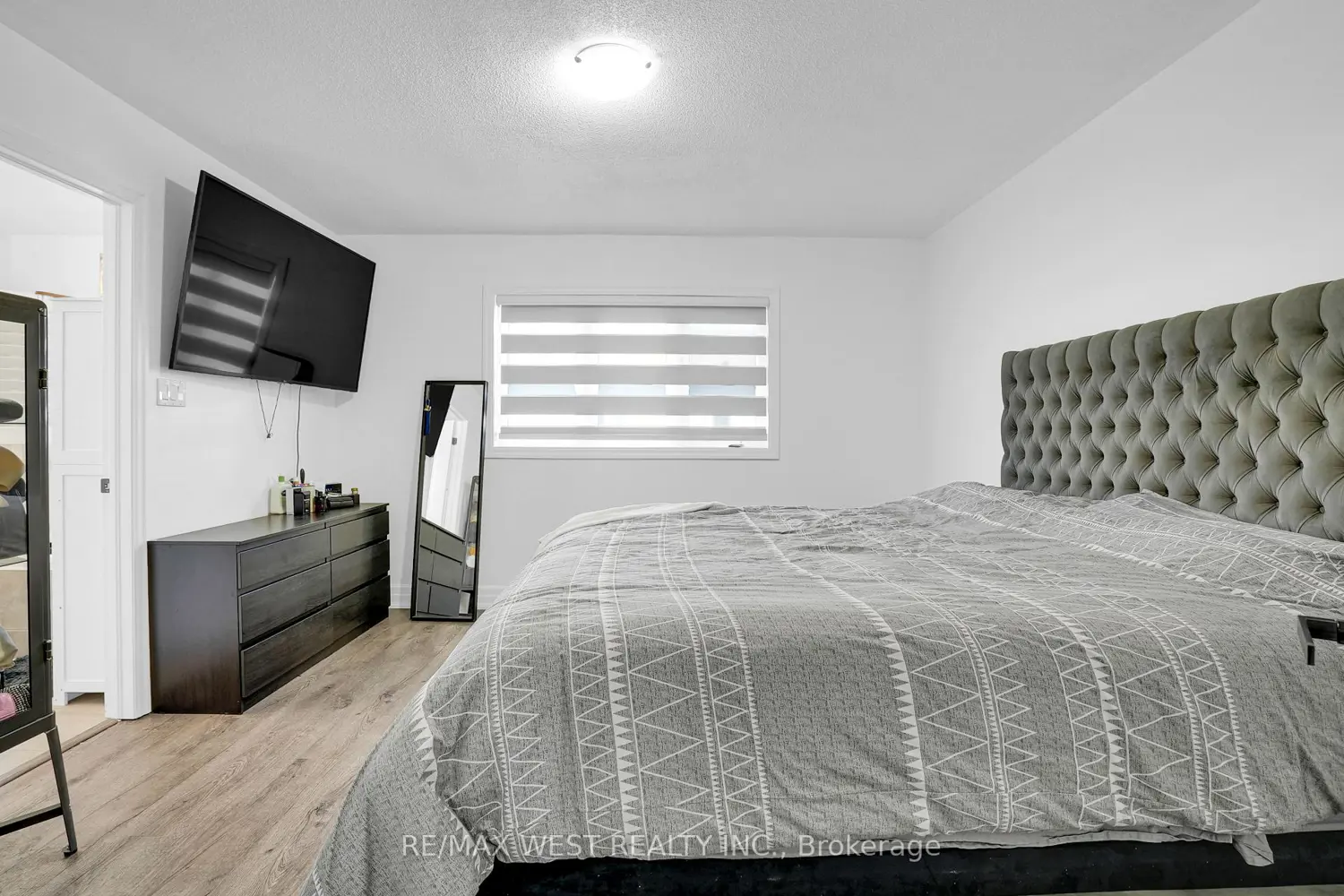 128 Wagner Crescent photo 4