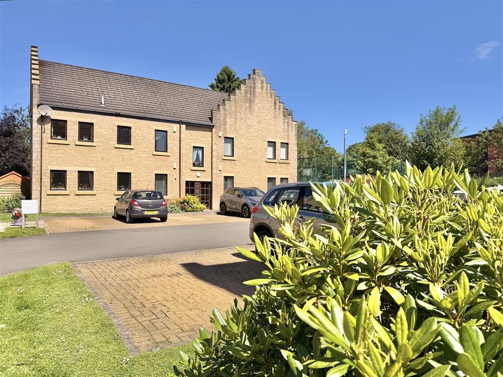 2 bed flat for saleWeirs Gate, Strathaven ML10