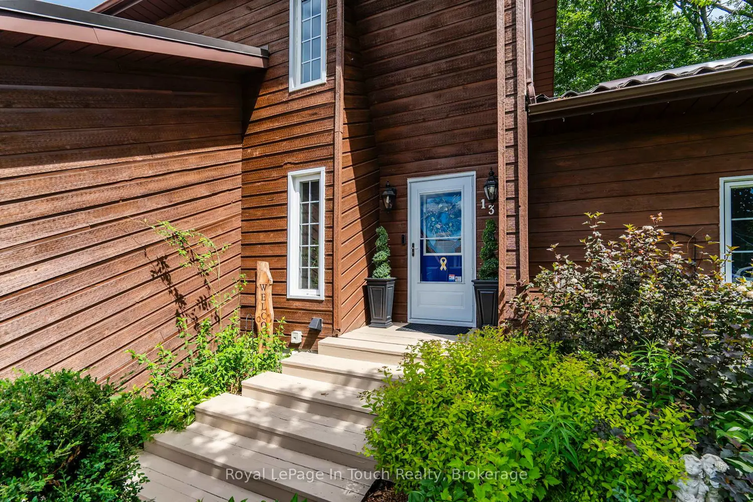 13 Hallen Drive photo 3