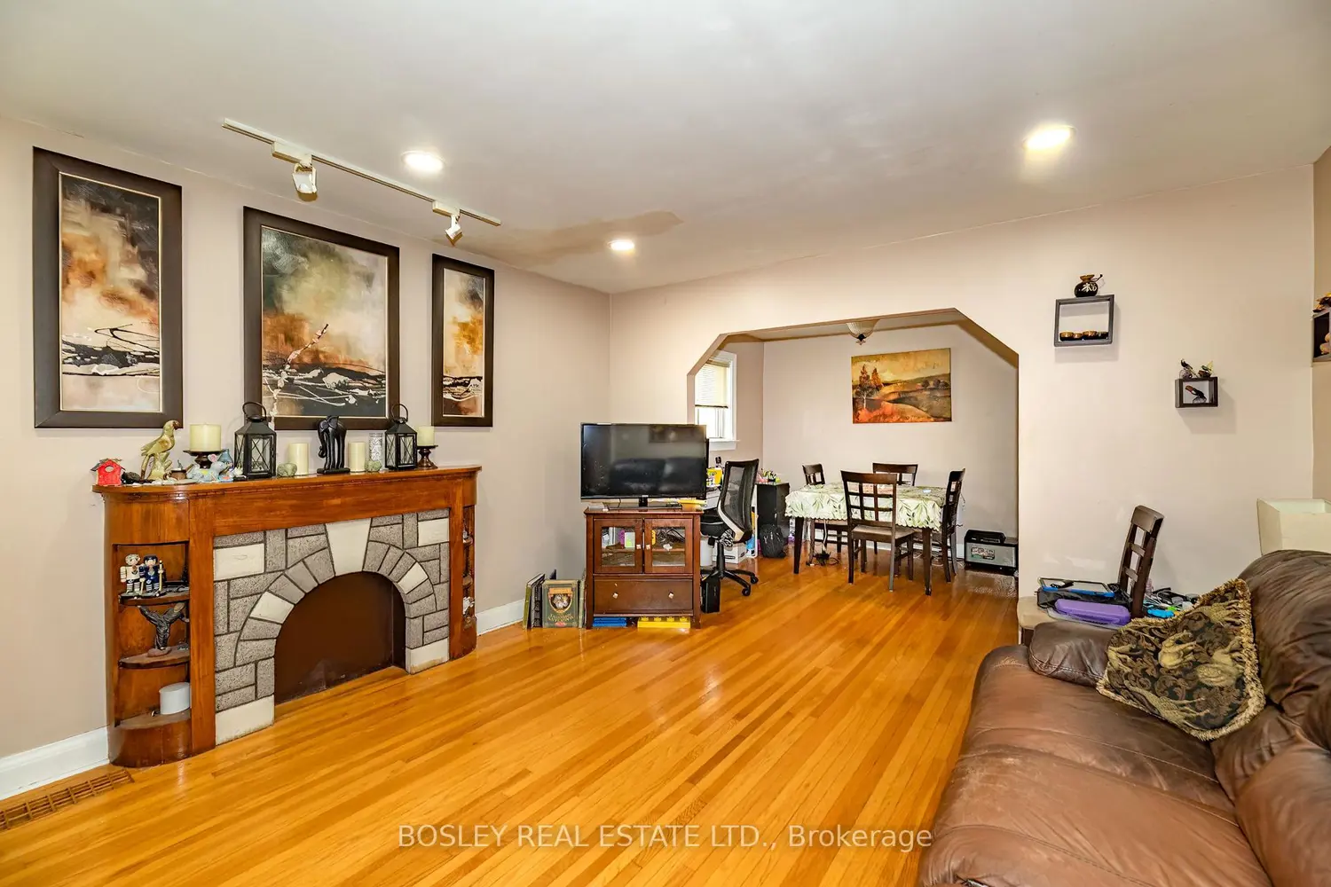 6 Boyd Avenue photo 3