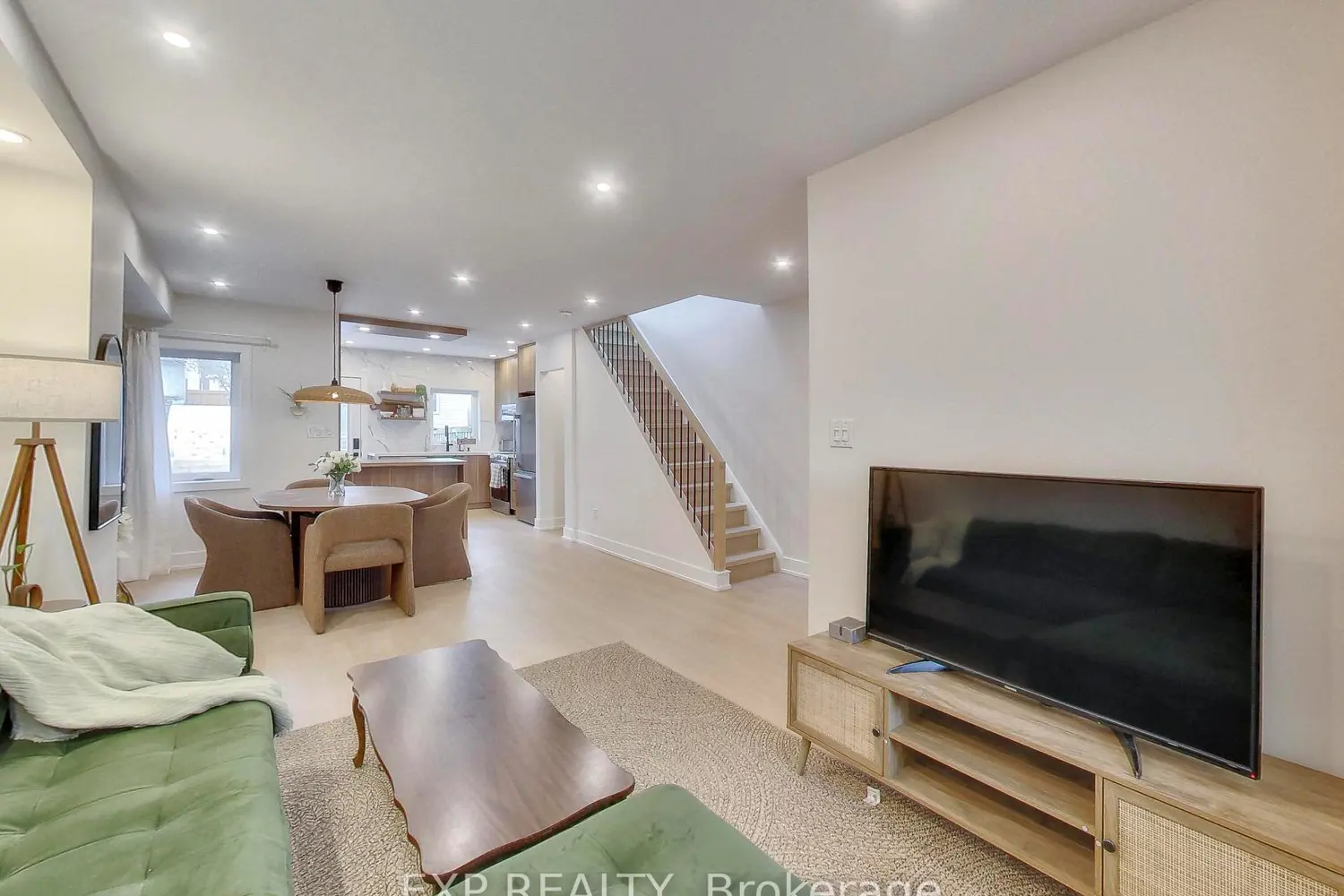 37 Gilbert Avenue photo 2