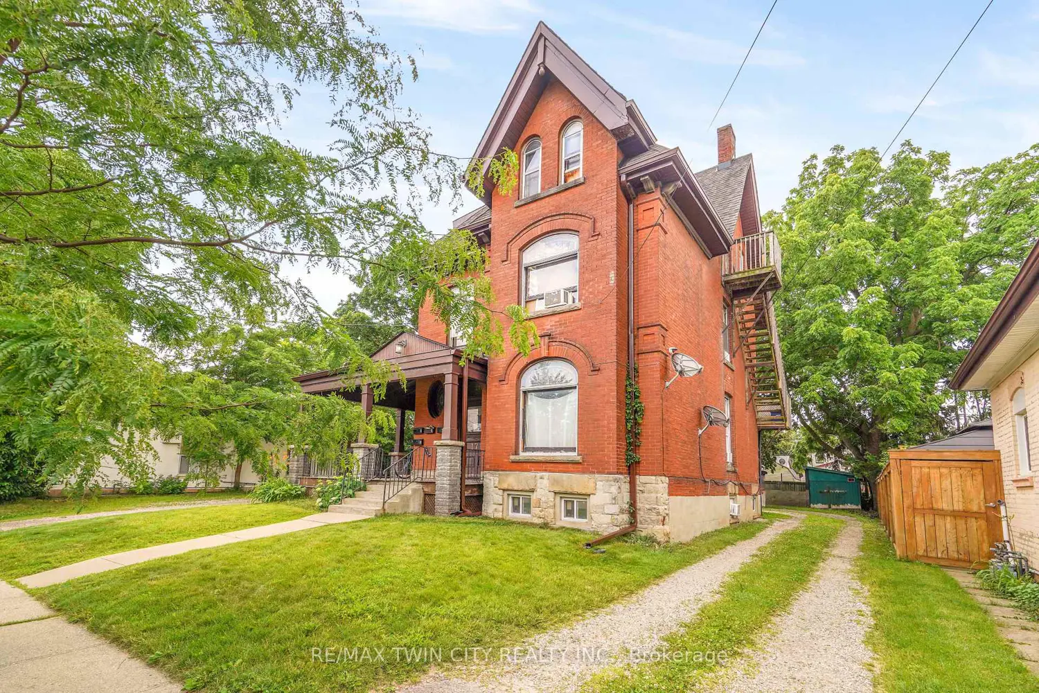 171 Nelson Street photo 2
