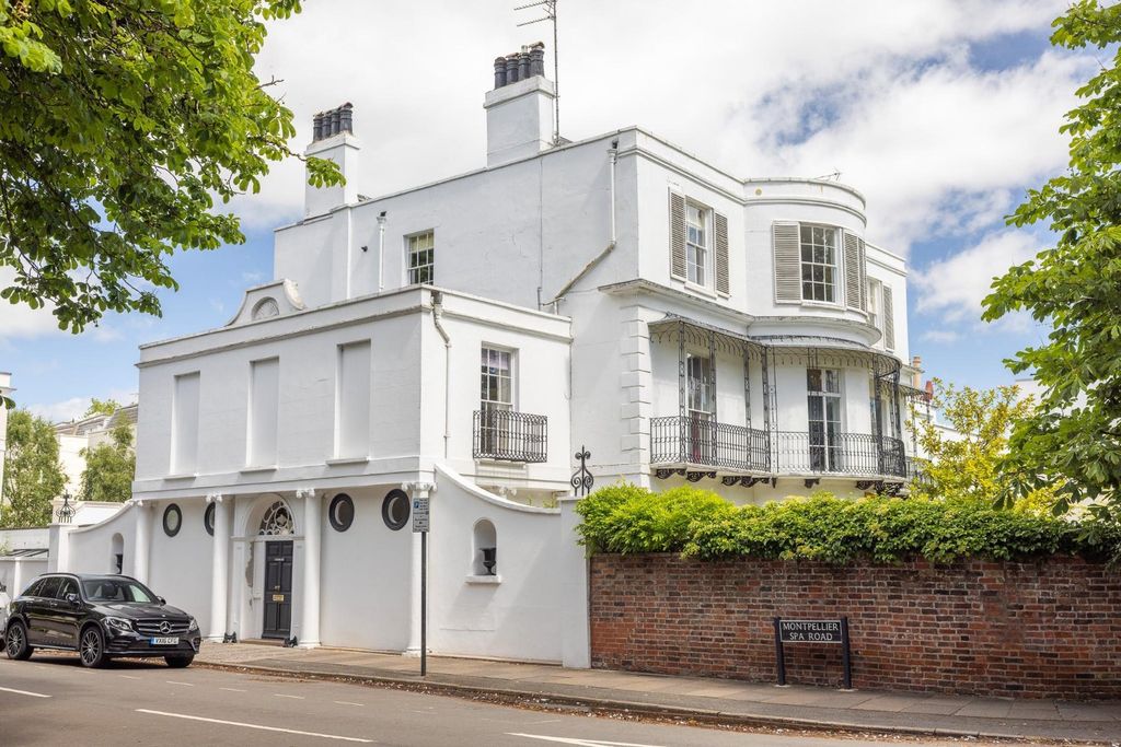 3 bed flat for saleMontpellier Spa Road, Cheltenham, Gloucestershire GL50