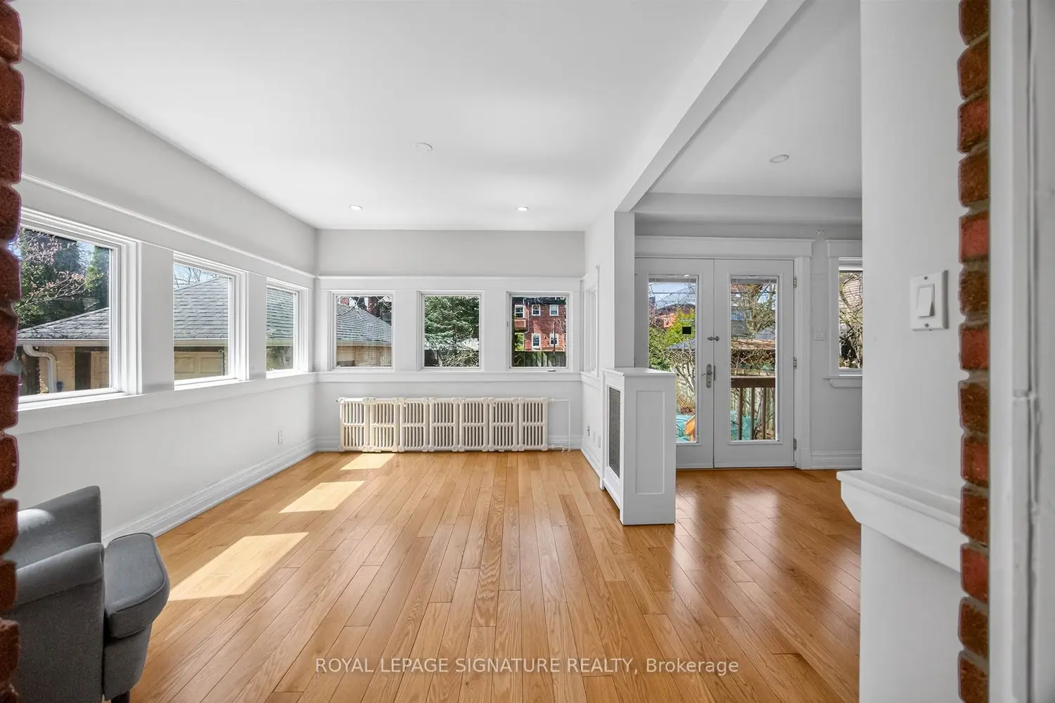 426 Armadale Avenue photo 4