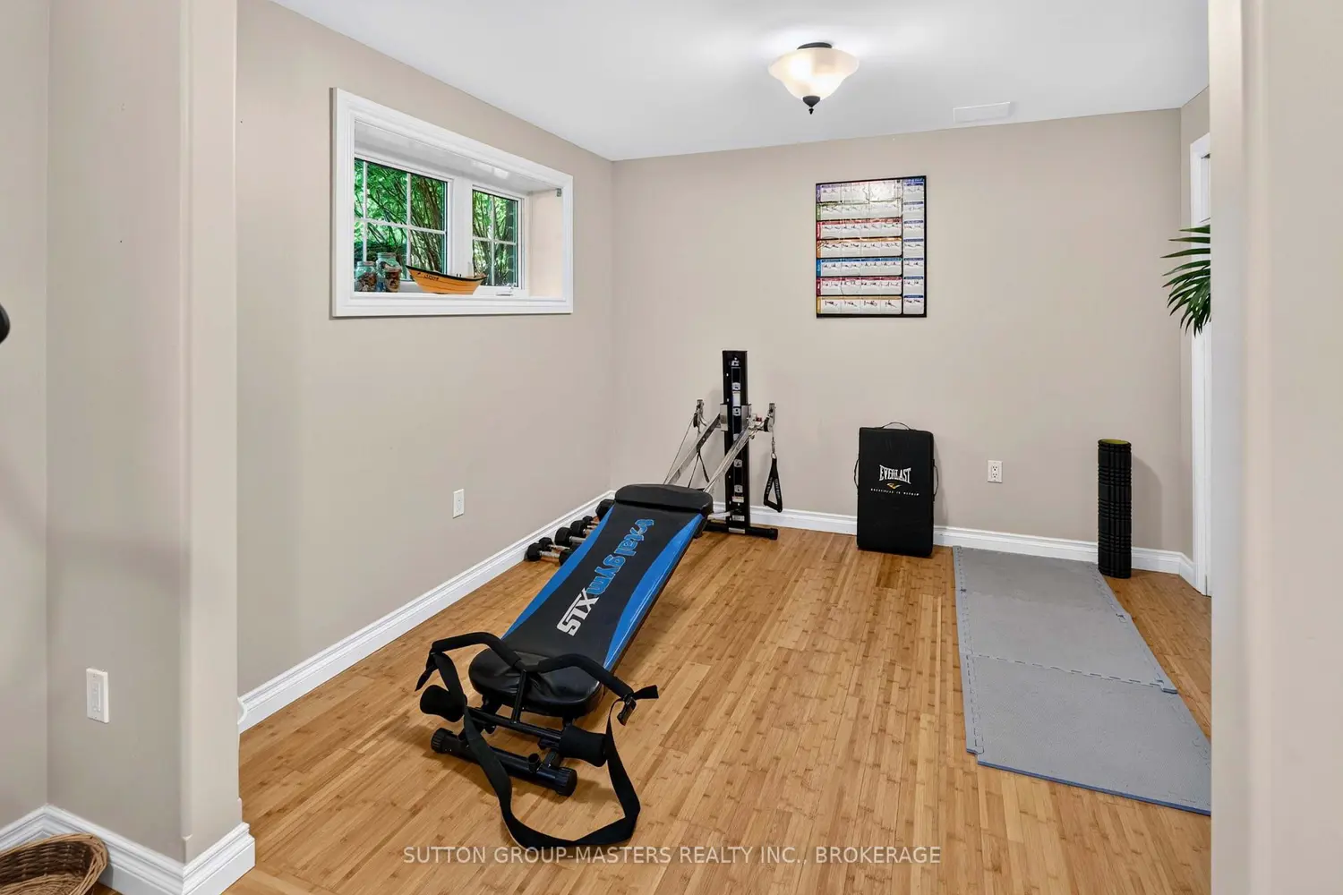 710 Maple Road photo 3