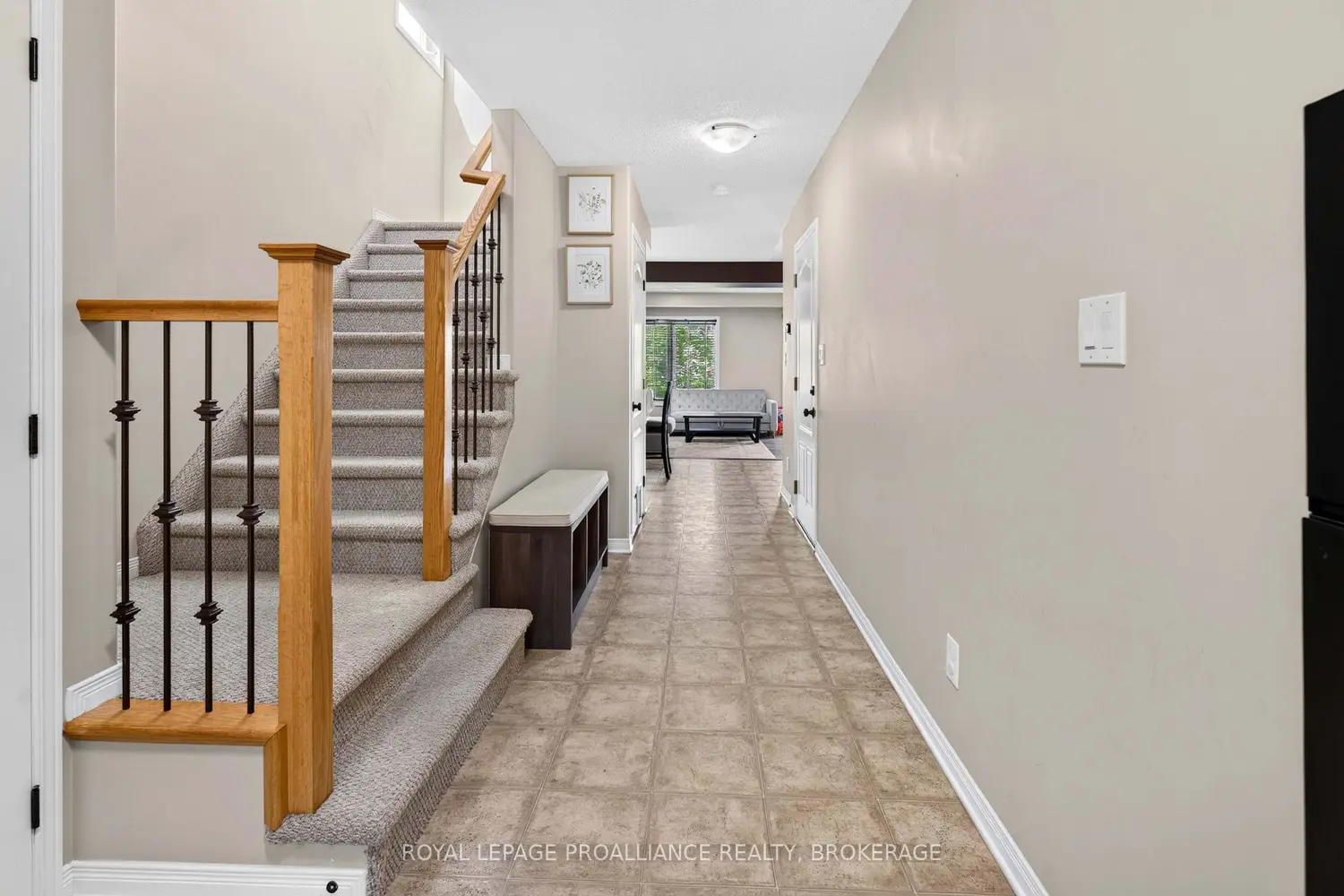 1571 Crimson Crescent photo 3