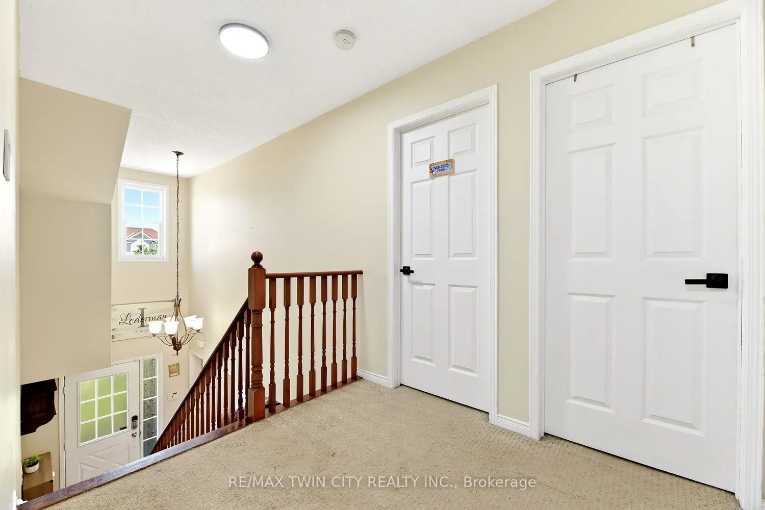 6 Jones Lane photo 5