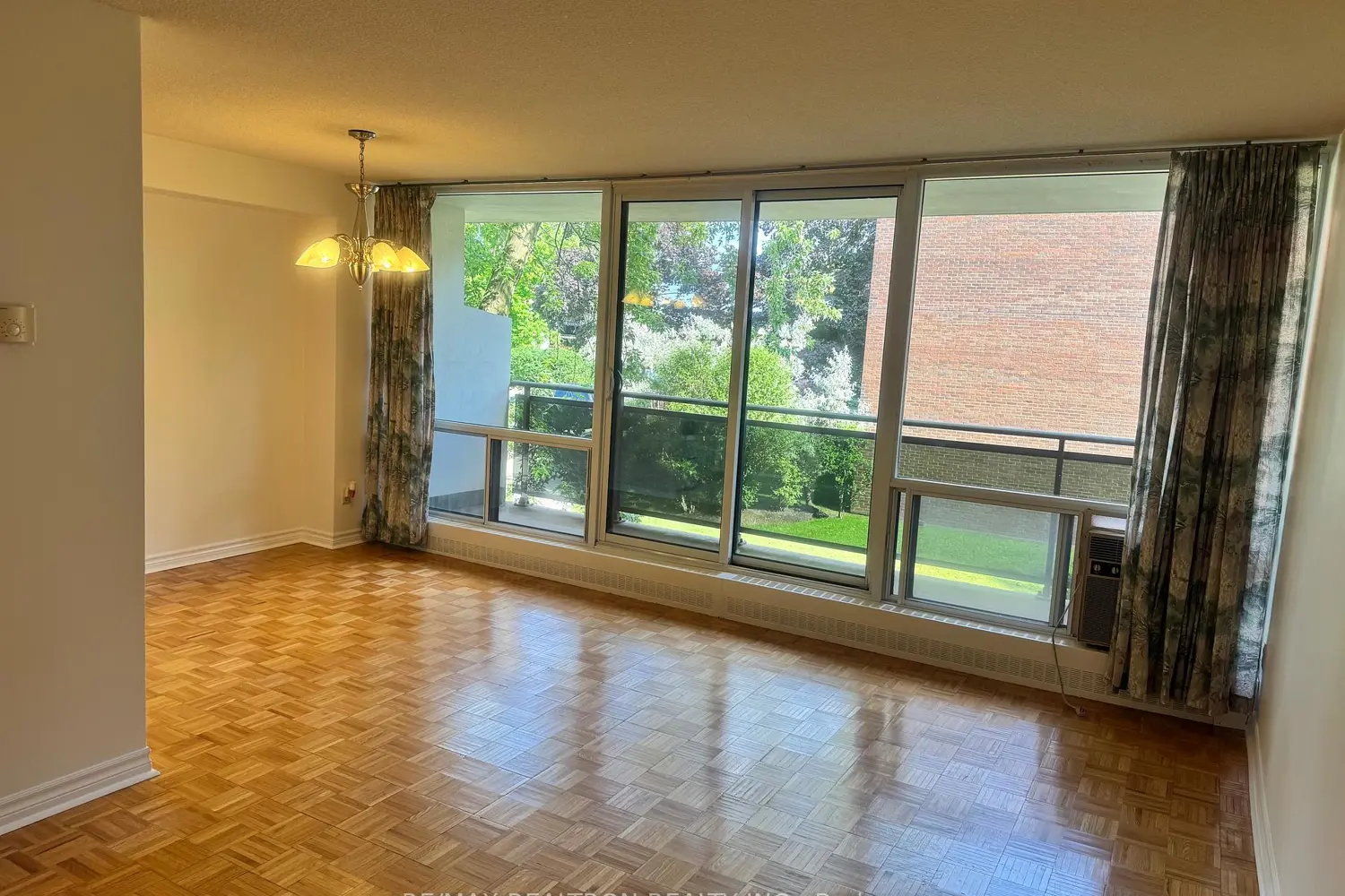 10 Sunrise Avenue 204 photo 4