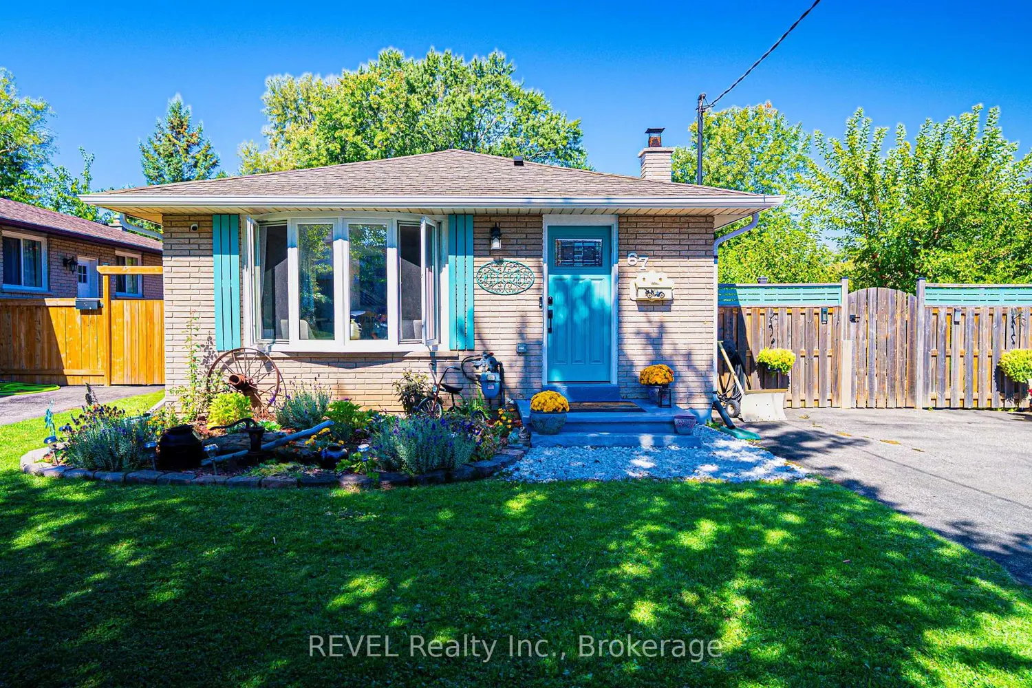 67 Louis Avenue photo 2
