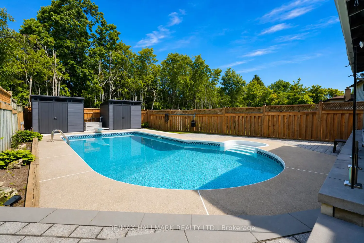 36 Ridgeway Avenue photo 2
