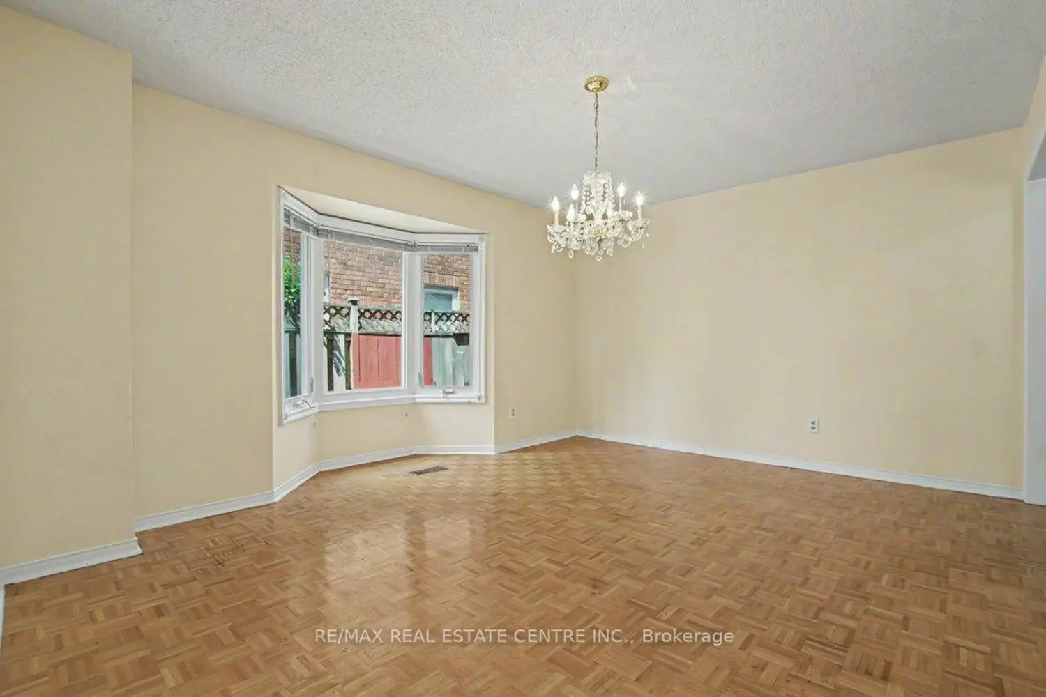 68 Moorehead Crescent photo 5