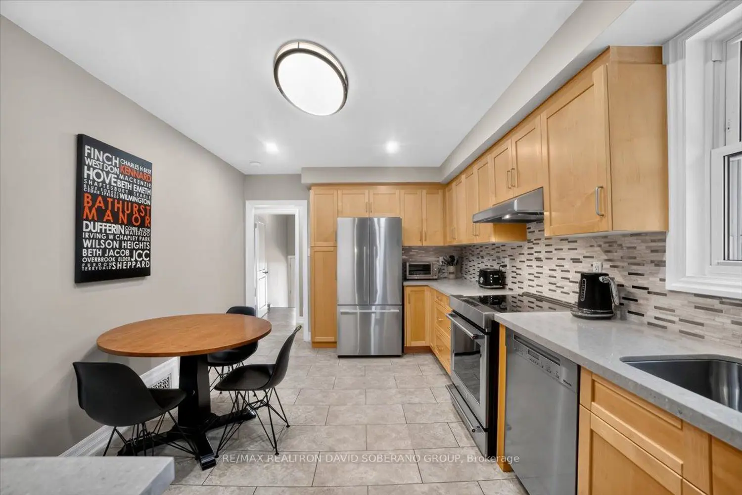 122 Kennard Avenue photo 4