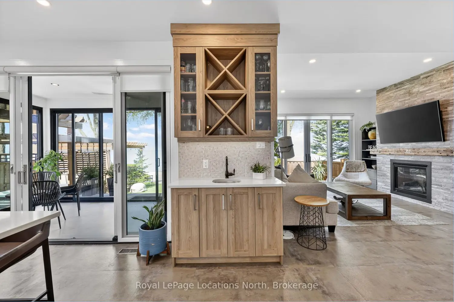 2206 Tiny Beaches Road photo 3