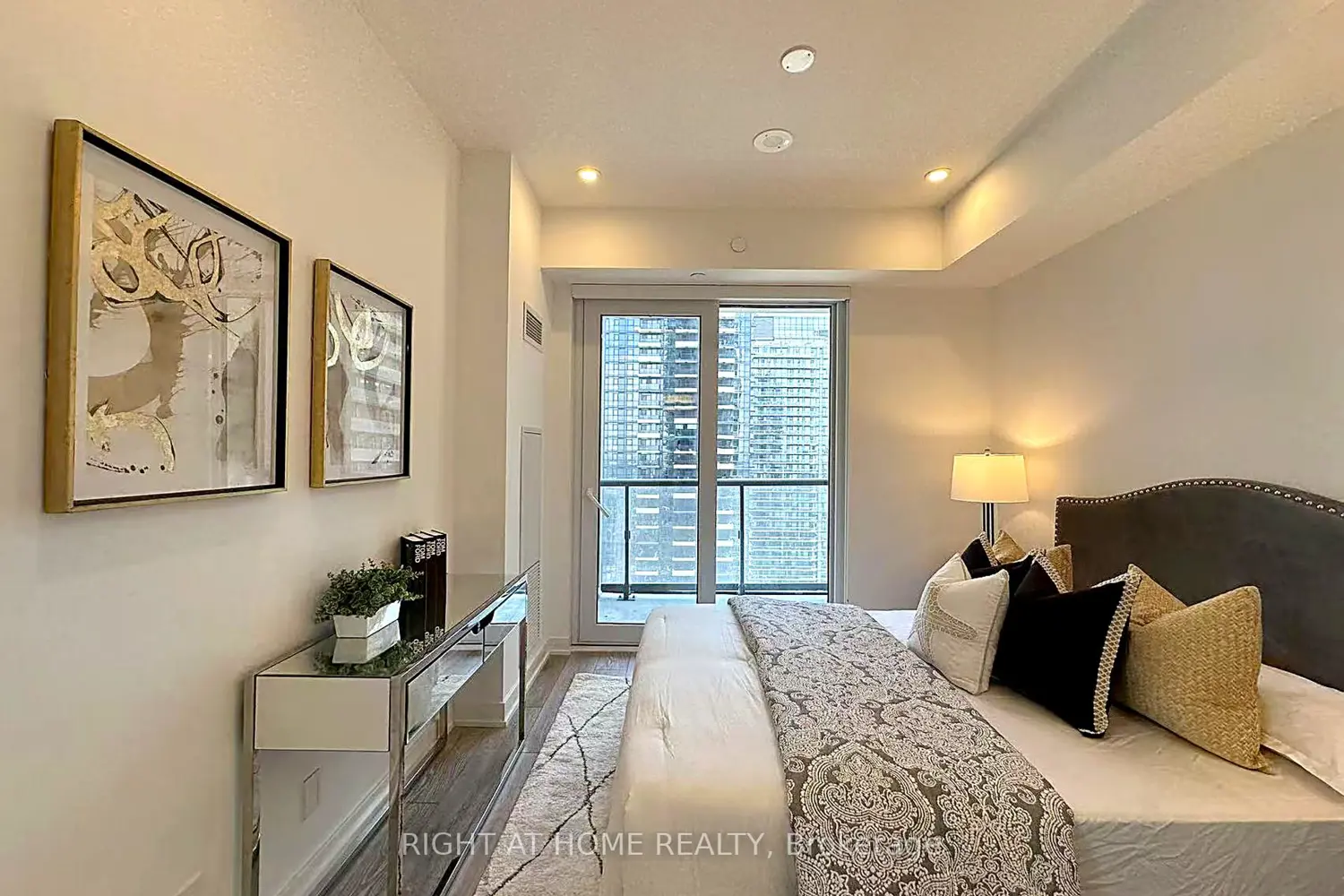 108 Peter Street 3302 photo 4