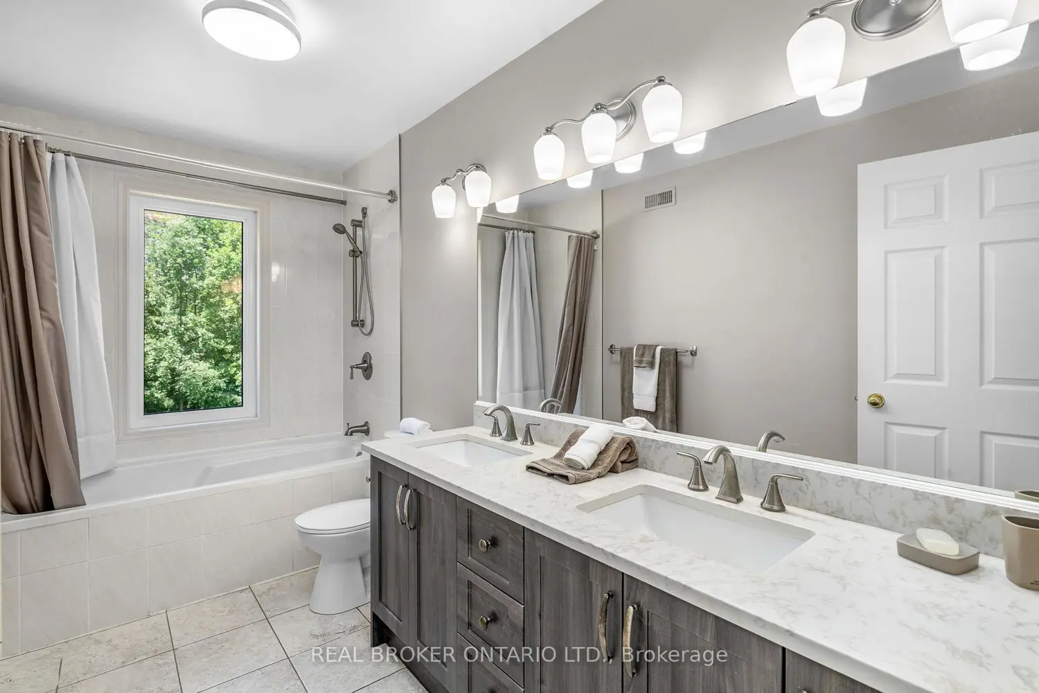 6550 Rideau Valley Drive photo 5