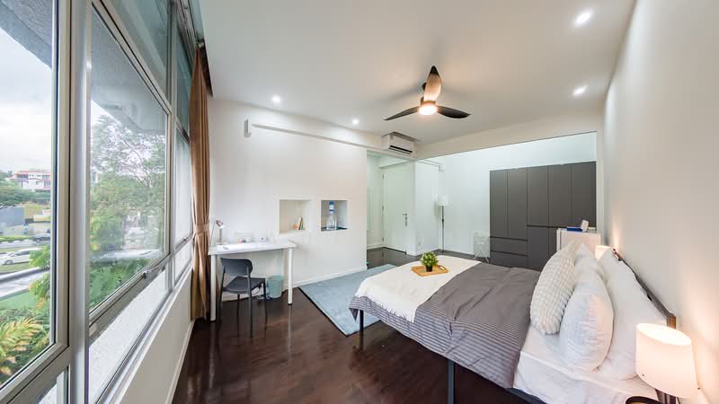 1 Holland Avenue photo 3