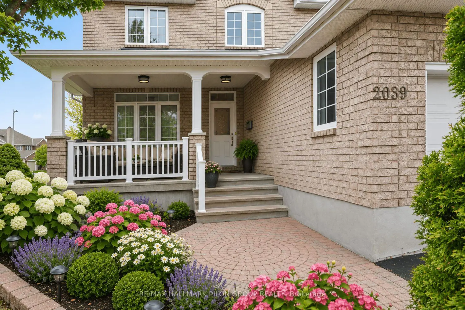 2039 Calico Crescent photo 2