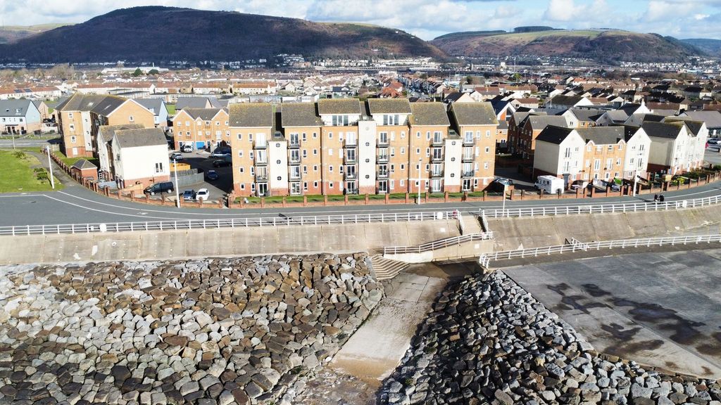 2 bed flat for saleJersey Quay, Port Talbot SA12
