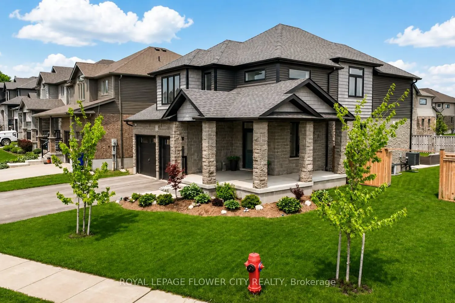 1 Tindall Crescent photo 2