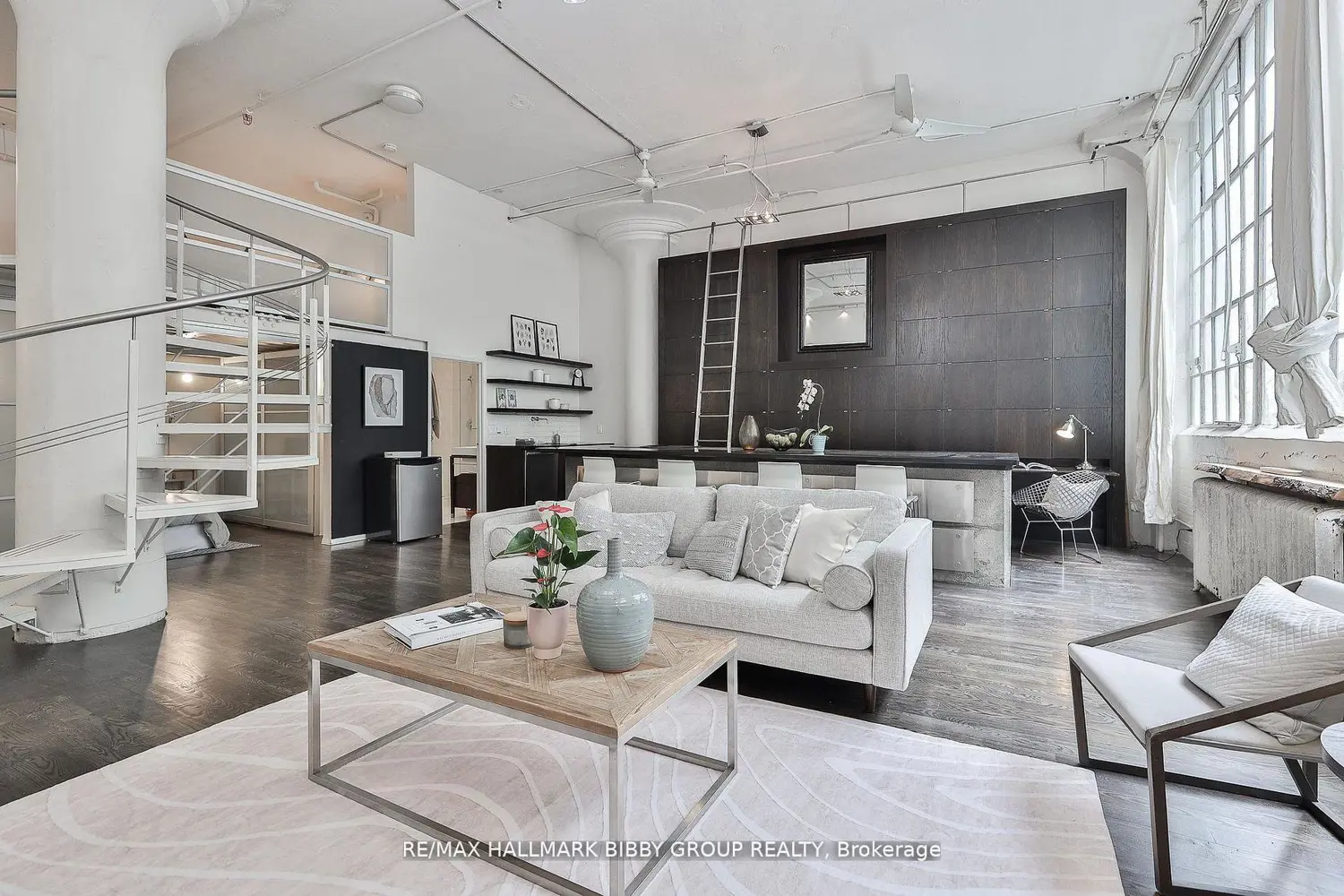 245 Carlaw Avenue 315