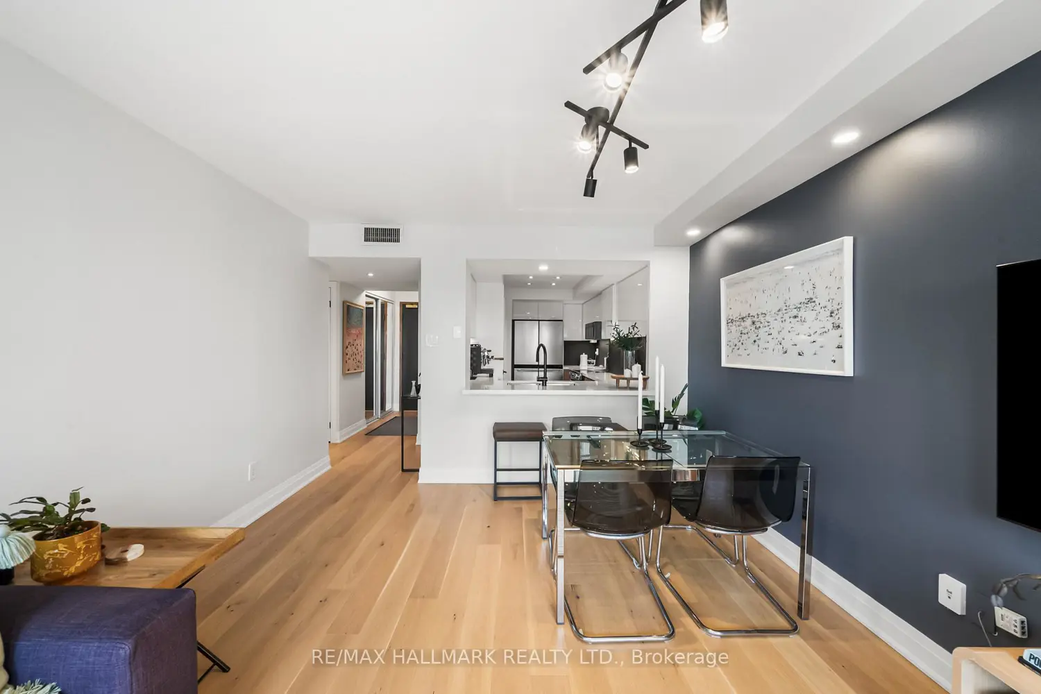 7 Broadway Avenue 506 photo 4