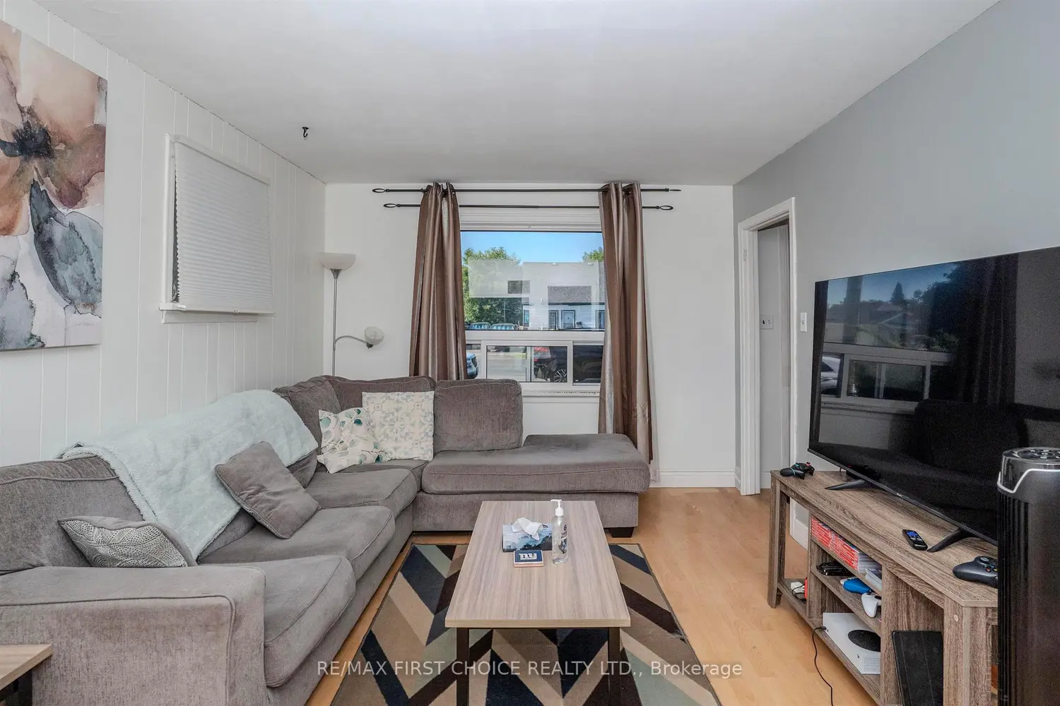 262 Brock Street photo 2