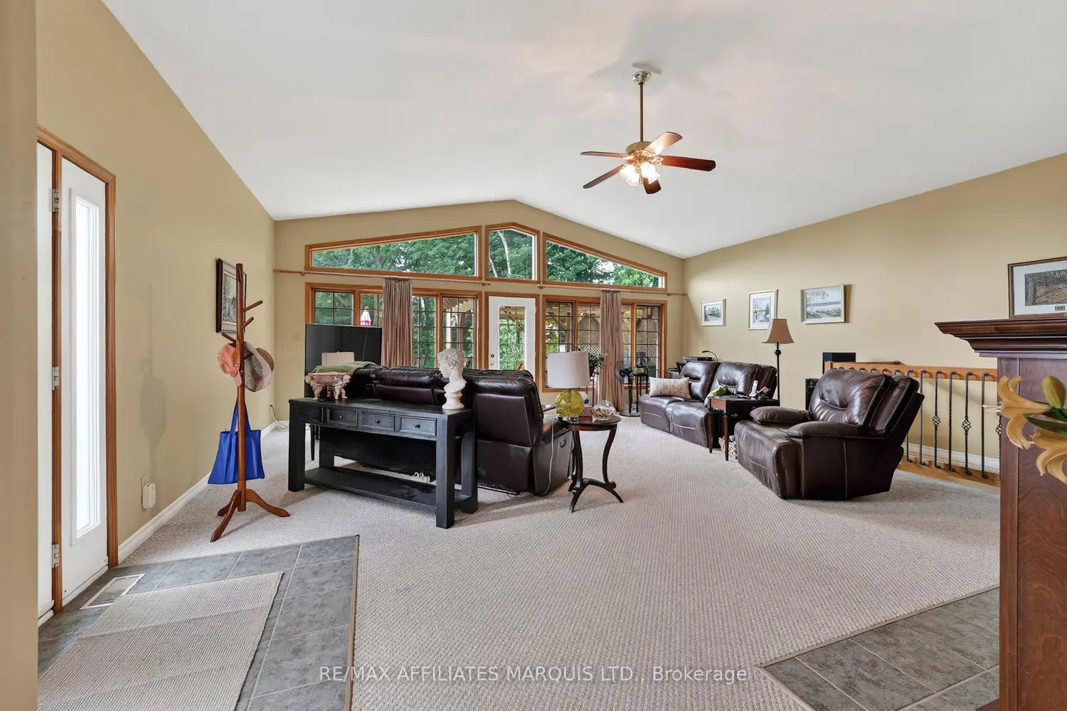 1489 Holy Cross Boulevard photo 5