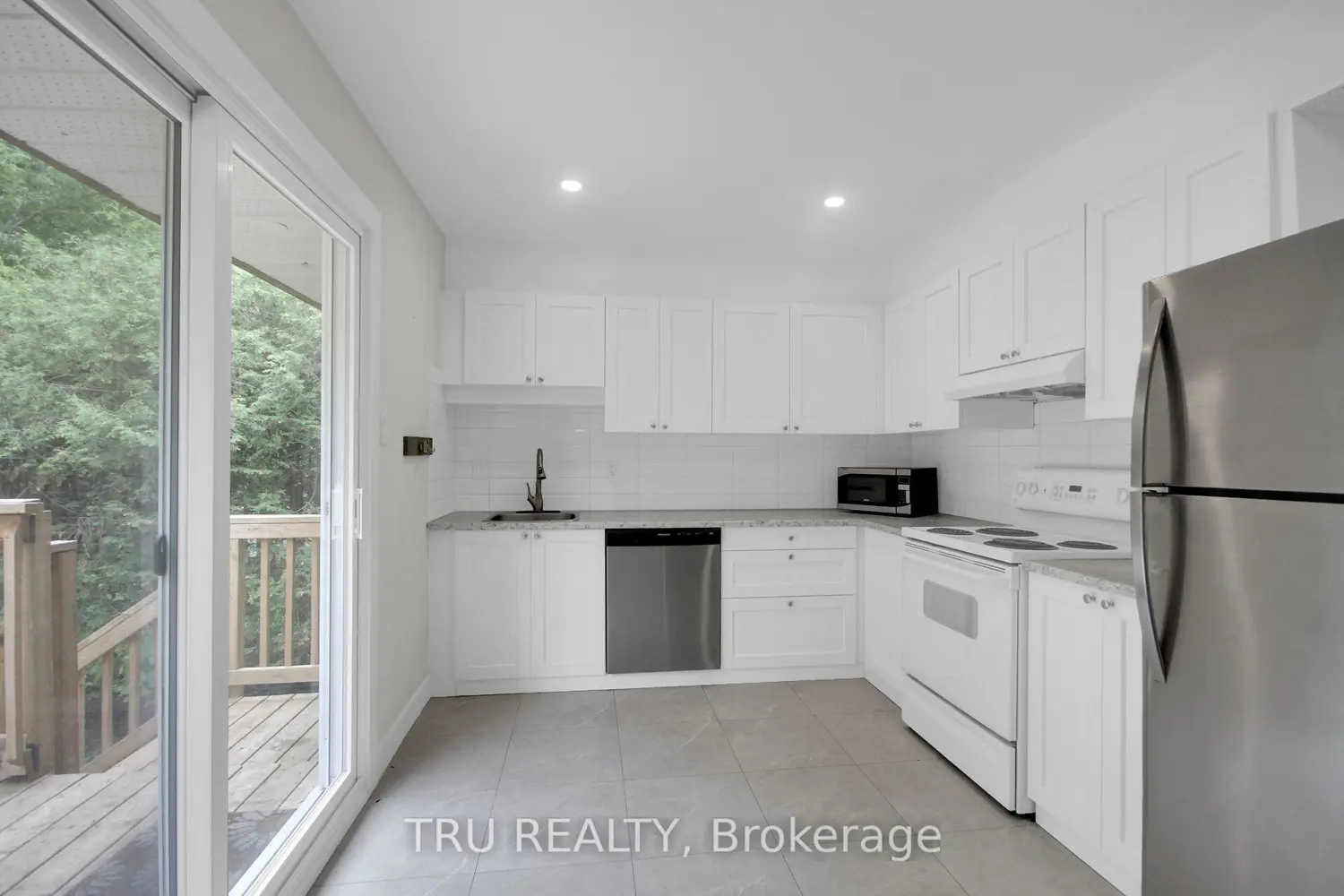 26 Langholm Crescent photo 4
