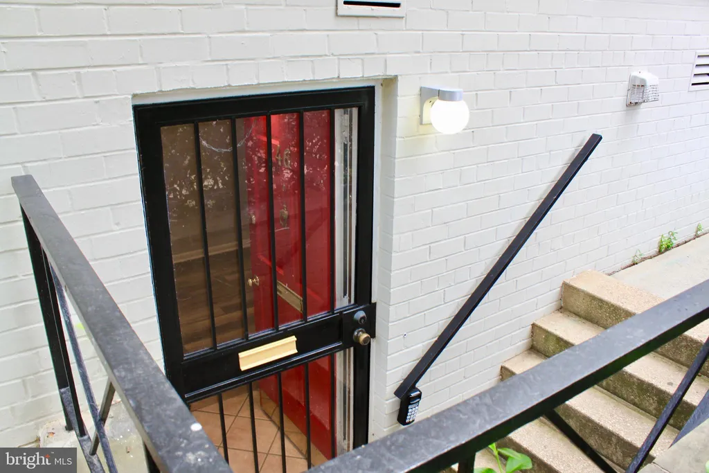 46 G Street SW Unit B, Washington, DC 20024