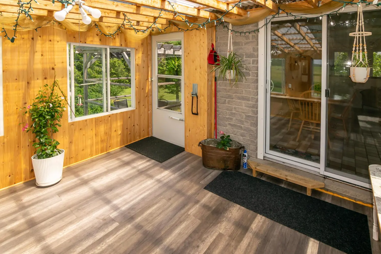 428 Johnston Road photo 4