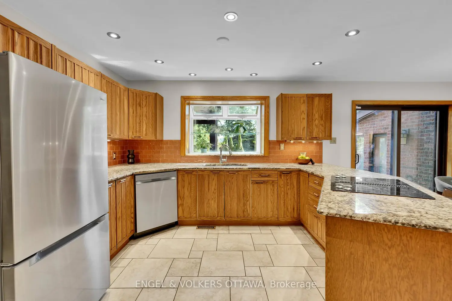 7 Mid Pines Grove photo 4
