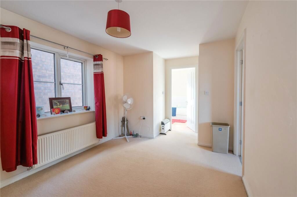 2 bed flat for saleDanes Close, Grimsby DN32 photo 4