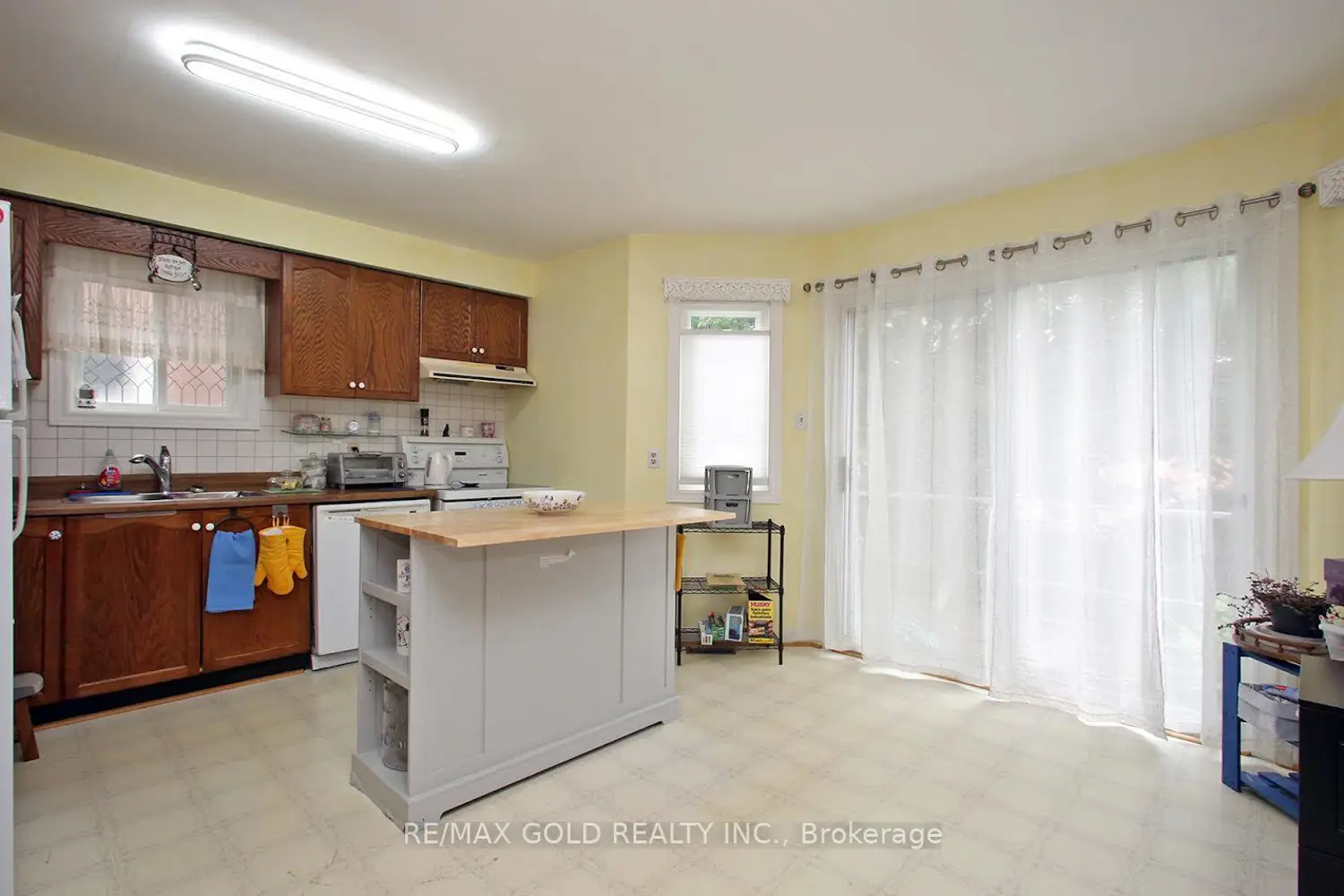 65 Cheviot Crescent photo 5