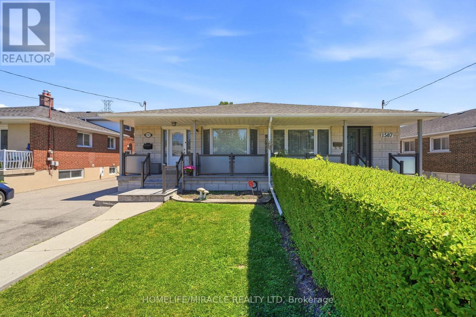 1585 Coram Crescent South, Mississauga, ON, L4X1L1