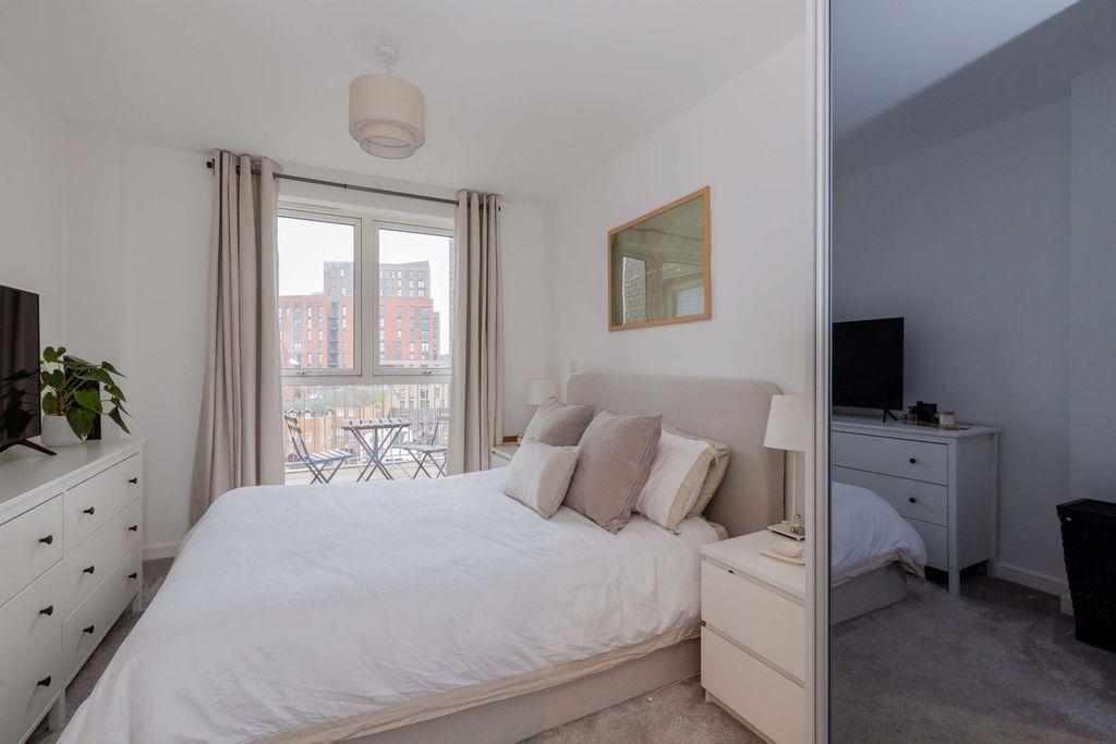 1 bed flat for saleTrinity Place, Park Street, Maidenhead SL6 photo 5