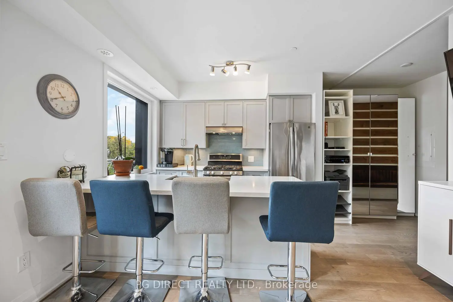 100 Coxwell Avenue 18 photo 5