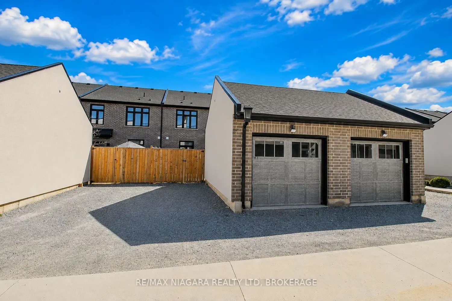 153 Summersides Boulevard photo 4