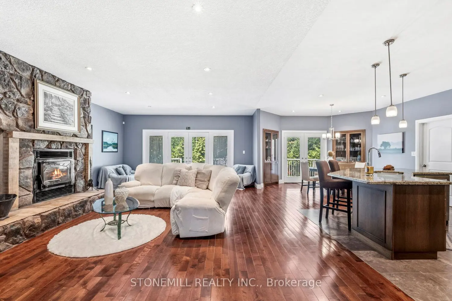 868 Eastdale Drive photo 5