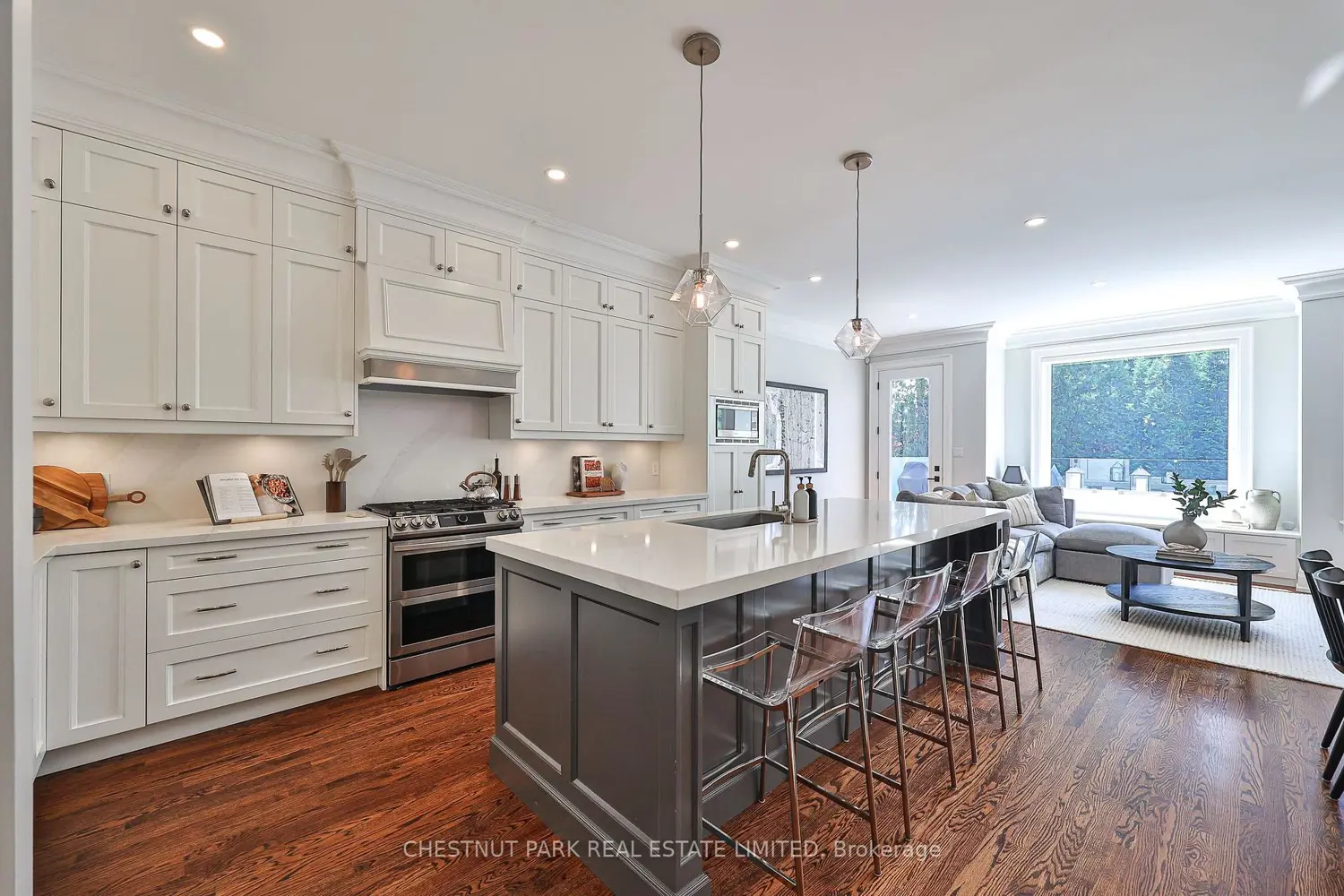 141 Wanless Avenue photo 3