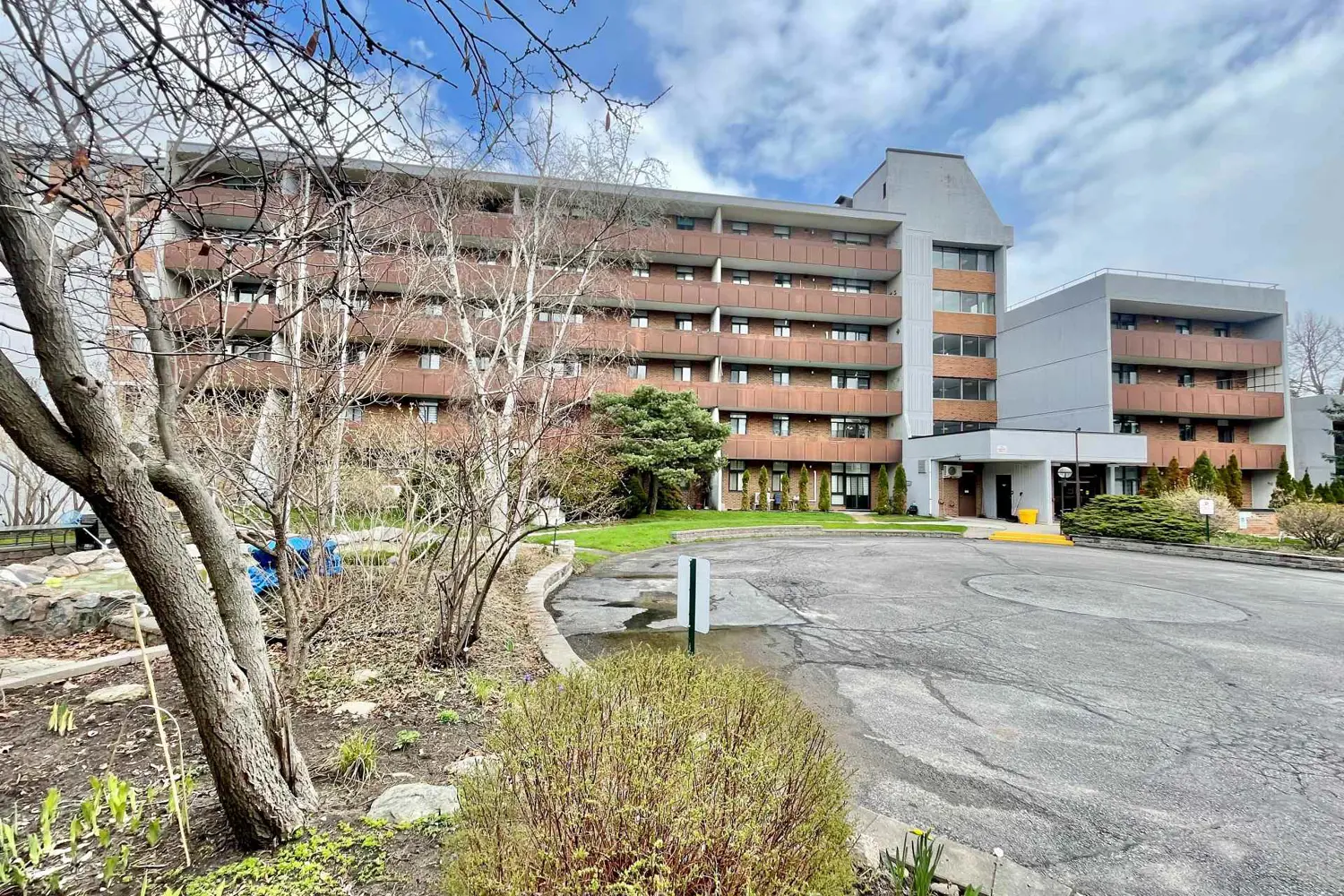 50 Old Kingston Road 5-606