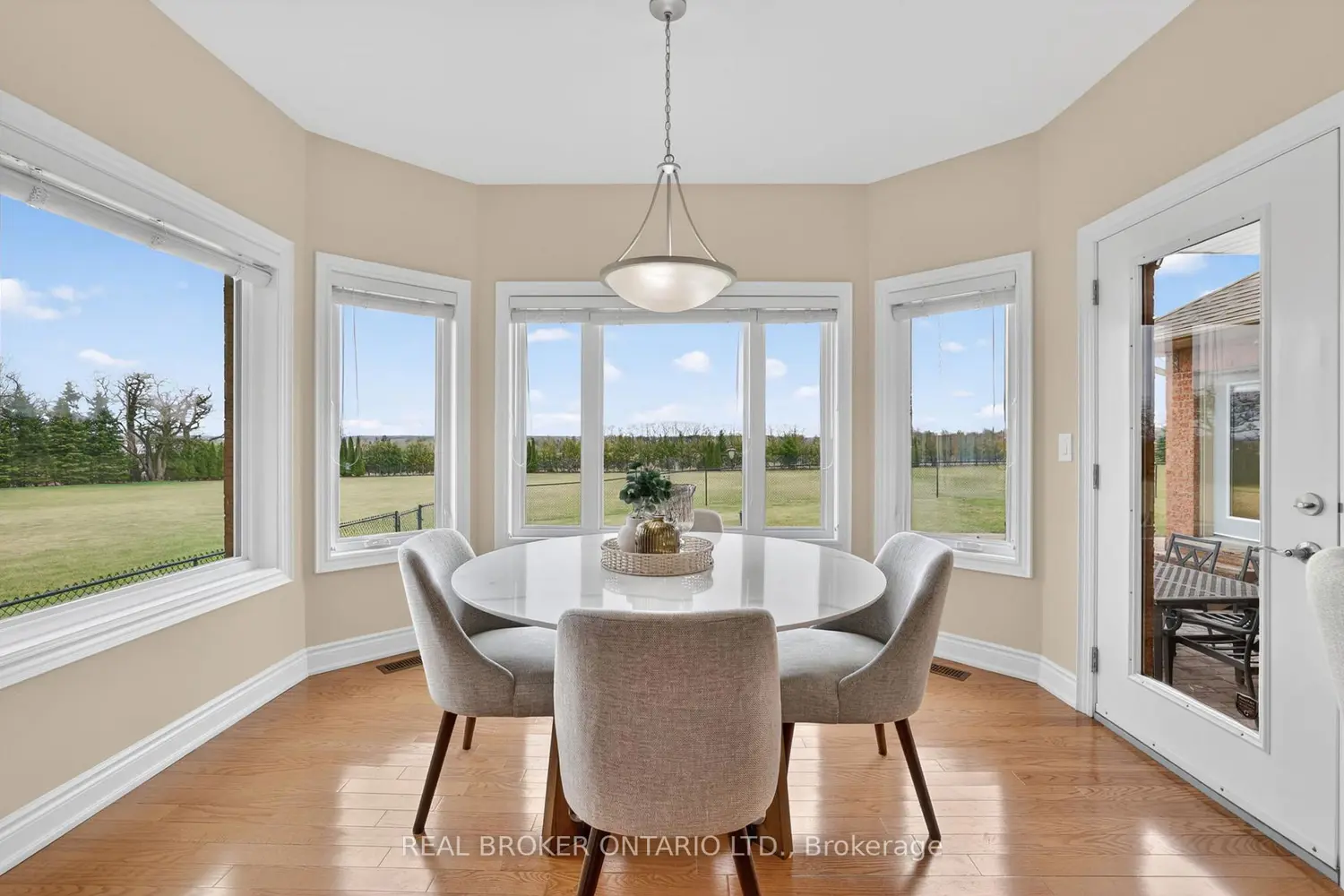 3421 Cole Road photo 4