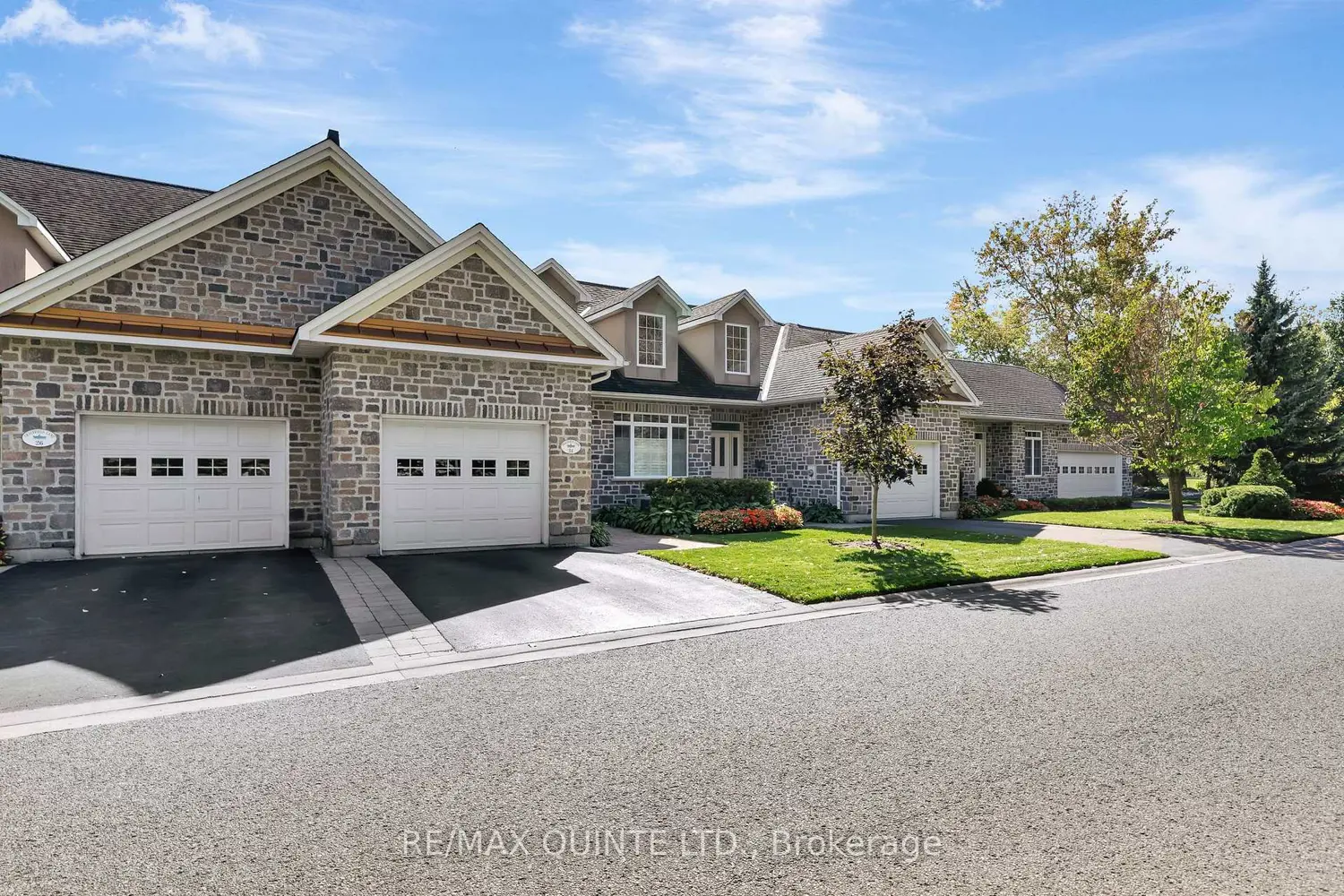 24 Gracefield Lane photo 2