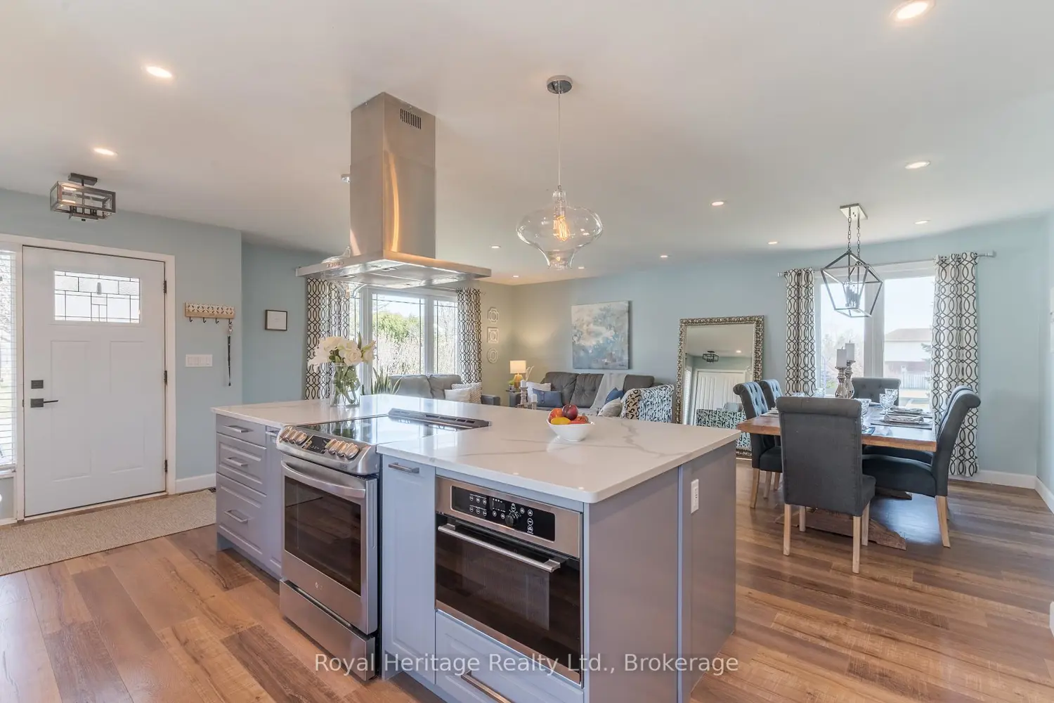 25 Hewson Drive photo 3