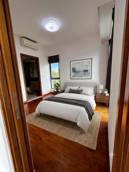 69 Punggol Central photo 2